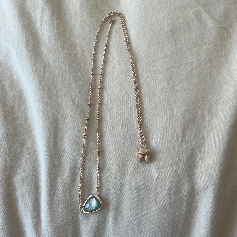 Rose Gold Kendra Scott necklace